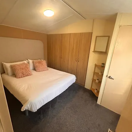 פארק נופש 24 Heron Caravan *